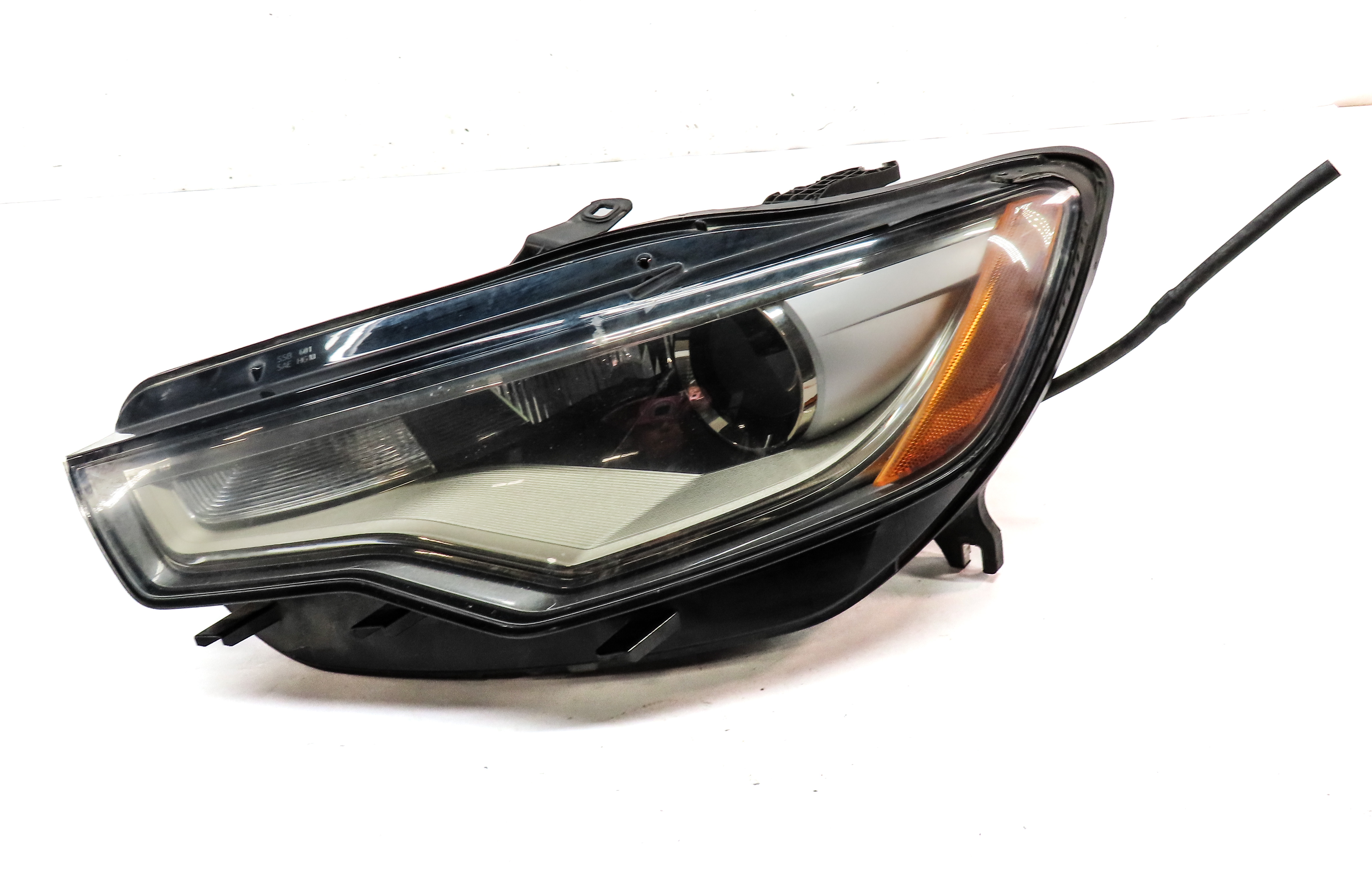 12-15 AUDI A6 (C7) LEFT FRONT DRIVER XENON HID HEADLIGHT LIGHT LAMP (NON AFS) — exact item pictured